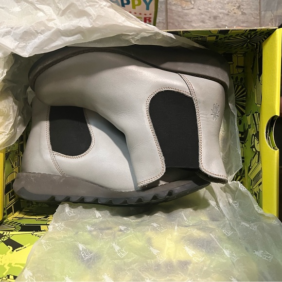 Fly London Salv Chelsea Boots - Picture 4 of 6